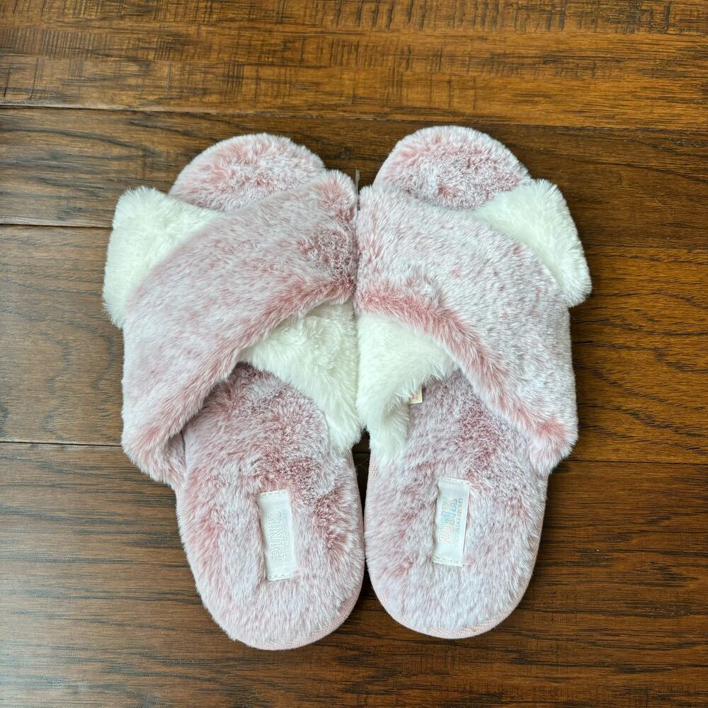 NWOT‎ Victoria’s Secret Pink White Fuzzy Slippers Sz L